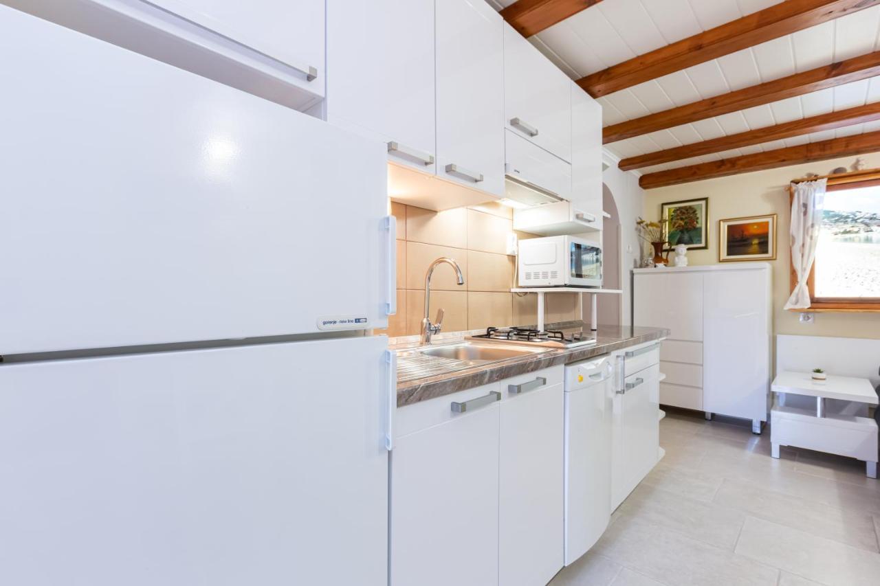 Apartment Sepat With Free Parking Place In Baska Ngoại thất bức ảnh
